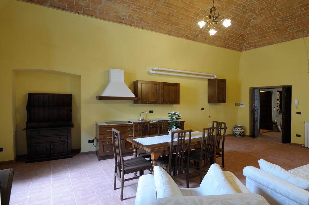 Palazzo Centro Alloggi Vacanza Ницца-Монферрато Экстерьер фото