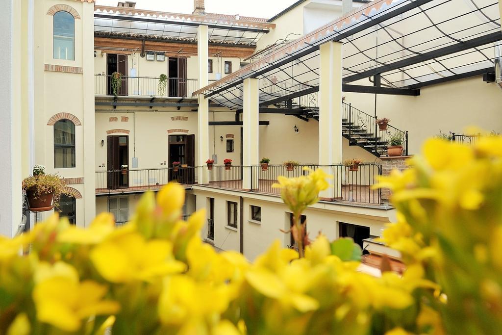Palazzo Centro Alloggi Vacanza Ницца-Монферрато Экстерьер фото