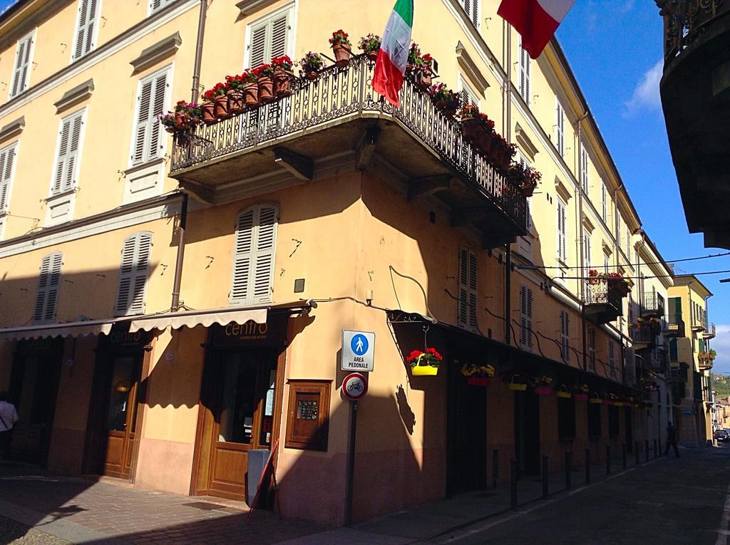 Palazzo Centro Alloggi Vacanza Ницца-Монферрато Экстерьер фото