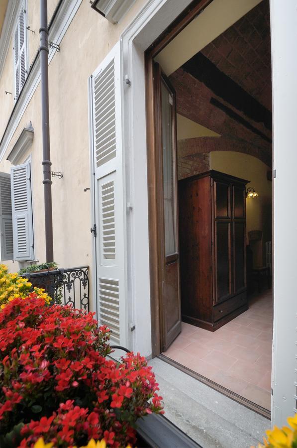 Palazzo Centro Alloggi Vacanza Ницца-Монферрато Экстерьер фото