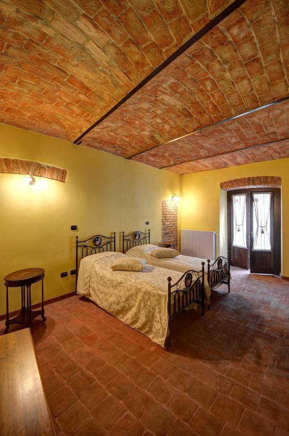 Palazzo Centro Alloggi Vacanza Ницца-Монферрато Экстерьер фото