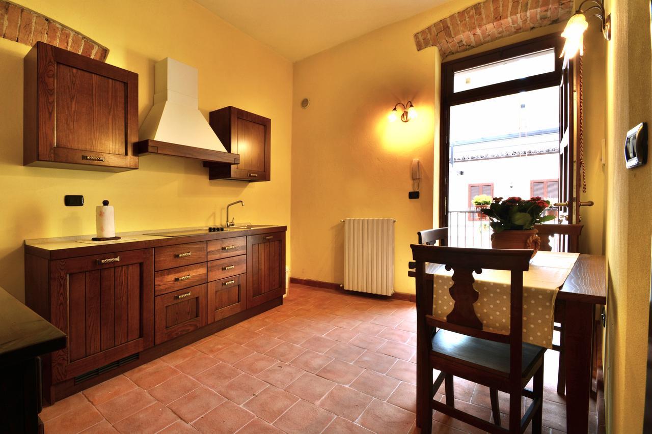 Palazzo Centro Alloggi Vacanza Ницца-Монферрато Экстерьер фото