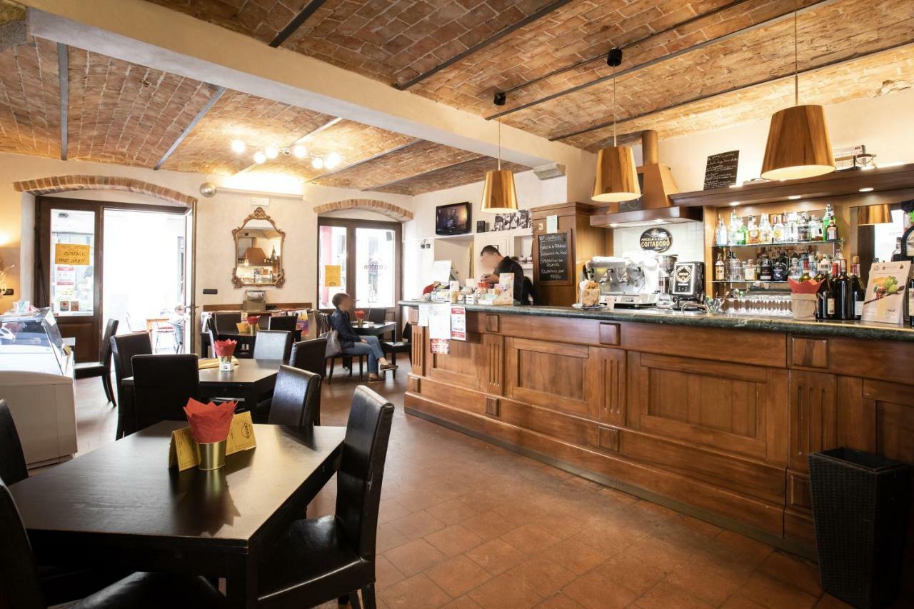 Palazzo Centro Alloggi Vacanza Ницца-Монферрато Экстерьер фото
